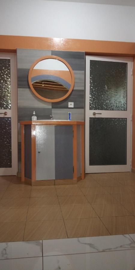 Maison Charlotte Forever Chambre D'Hotes Chez Un Couple Belgo Togolais Ломе Екстериор снимка